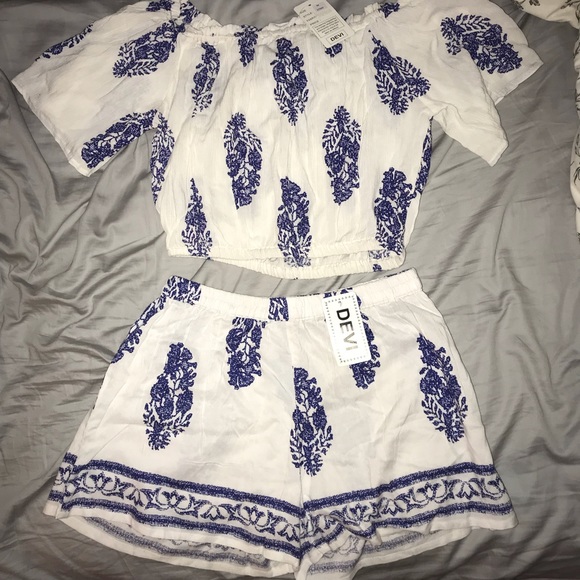 Off the shoulder SET - Picture 1 of 3